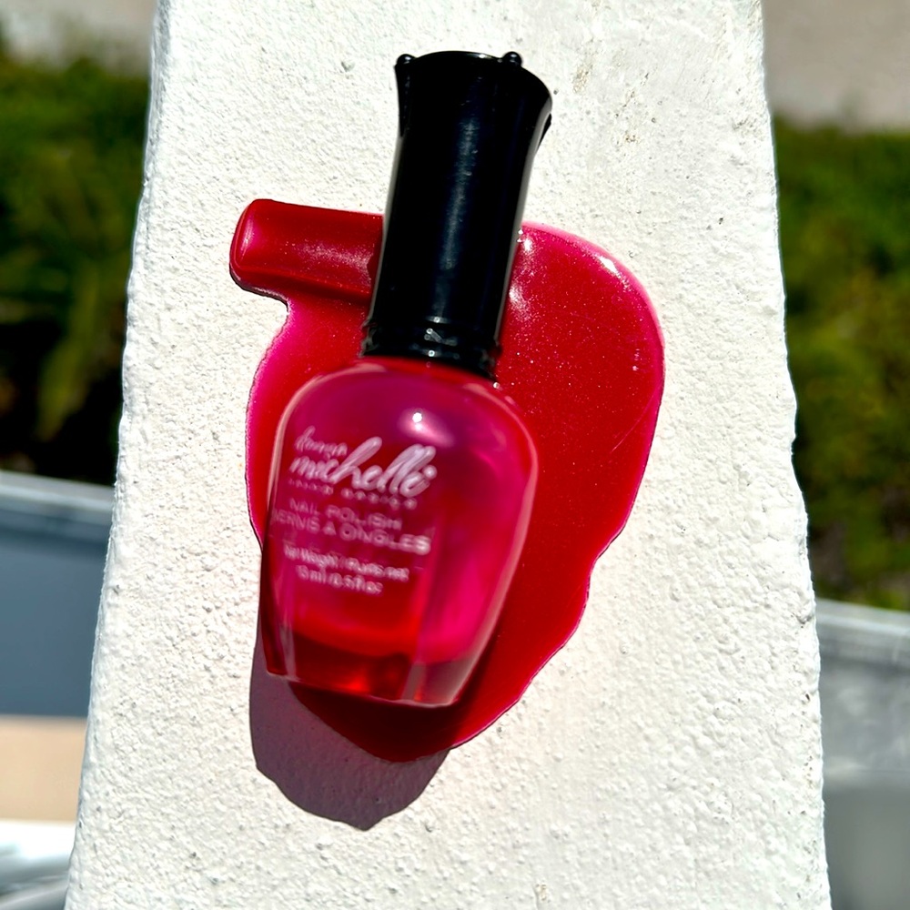 ARTSY LOOKED LIKE SPILLED NAIL POLISH - Picture 4 of 4